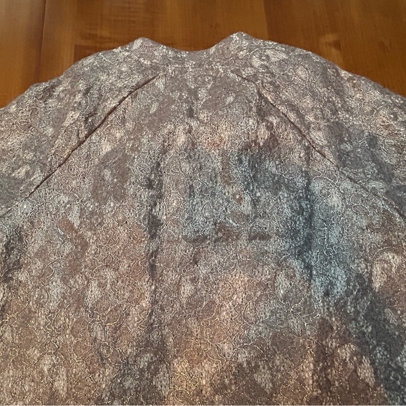 Banana Republic, NWT, Silver Jacquard Zip-Up Bomber Style Jacket. Medium - Picture 10 of 14